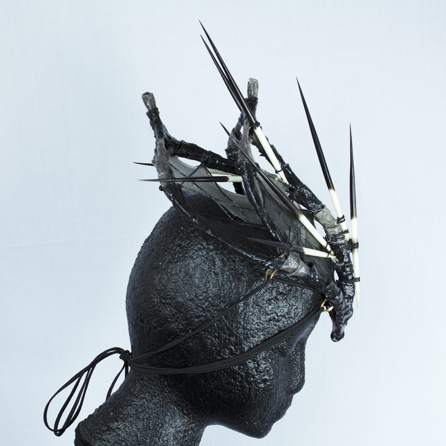 Masks_Casque_porcupine_silver_side.jpg